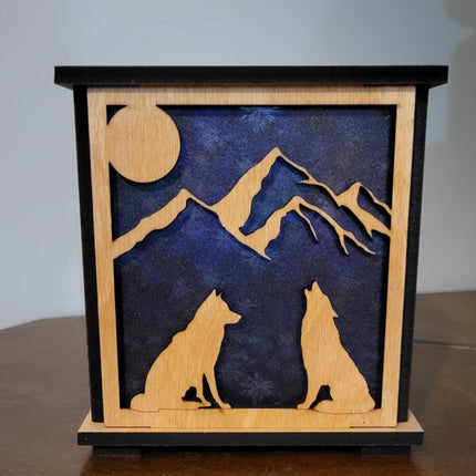 Wolf Mountain Wooden Lantern – Rustic Winter Décor